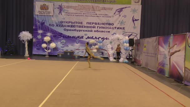 Orenburg Rusland November 2017 Jaar Meisjes Doen Mee Aan Ritmische — Stockvideo