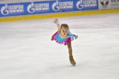 Orenburg, Rusya Federasyonu - 25 Şubat 2017 yıl: kız rekabet Artistik Patinaj