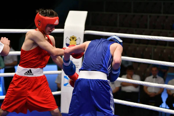 Orenburg, Rusko-Květen 7, rok 2017: boxeři chlapci soutěží — Stock fotografie