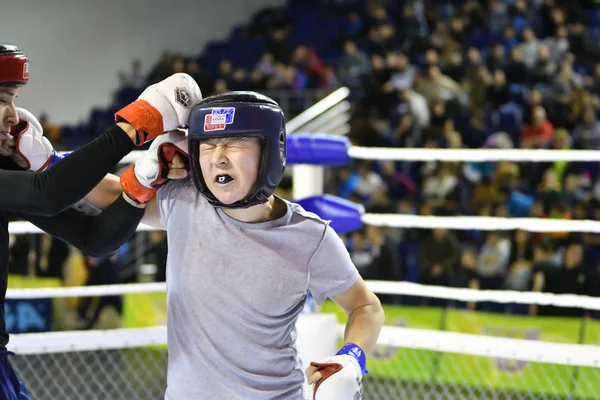 Orenburg, Rusya Federasyonu - 18 Şubat 2017 yıl: karışık dövüş sanatları savaşçılar rekabet