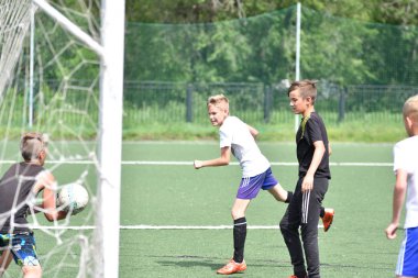Orenburg, Rusya Federasyonu - 28 Haziran 2017 yıl: çocuklar futbol oynamak