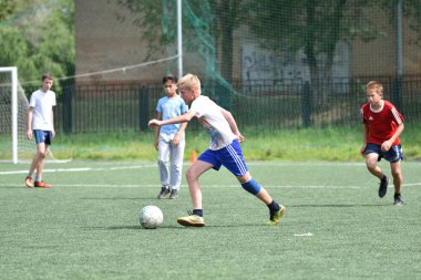 Orenburg, Rusya Federasyonu - 28 Haziran 2017 yıl: çocuklar futbol oynamak