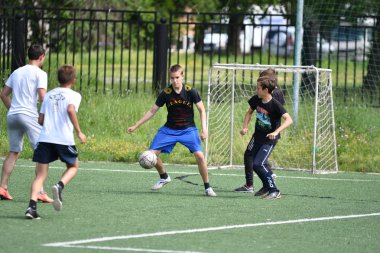 Orenburg, Rusya Federasyonu - 28 Haziran 2017 yıl: çocuklar futbol oynamak