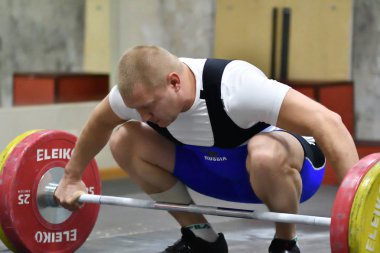 Orenburg, Rusya Federasyonu, 17 Aralık 2017 yıl: boys halter içinde rekabet