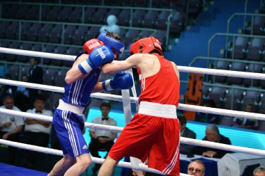 Orenburg, Rusya Federasyonu-Mayıs 7, 2017 yıl: çocuklar boksörler rekabet