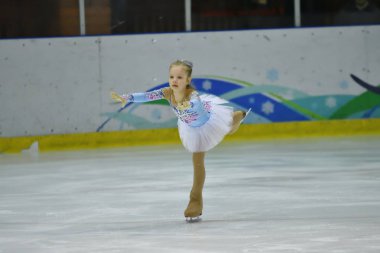 Orenburg, Rusya Federasyonu - 31 Mart 2018 yıl: kız rekabet Artistik Patinaj