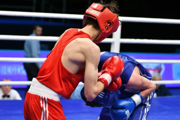 Orenburg, Rússia-7 de maio de 2017 ano: Meninos boxeadores competem — Fotografia de Stock