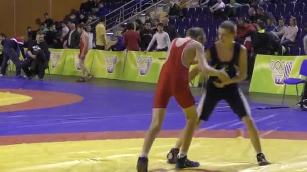 Όρεμπουργκ Ρωσία Ιανουαρίου 2016 Αγόρια Ανταγωνίζονται Freestyle Πάλη Στην Περιφέρεια — Αρχείο Βίντεο