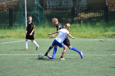Orenburg, Rusya Federasyonu - 28 Haziran 2017 yıl: çocuklar futbol oynamak