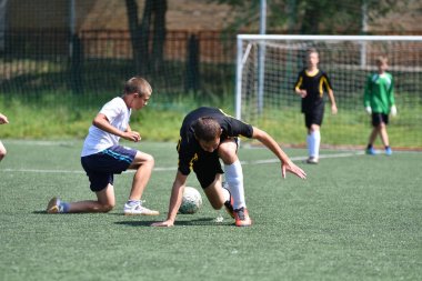 Orenburg, Rusya Federasyonu - 28 Haziran 2017 yıl: çocuklar futbol oynamak