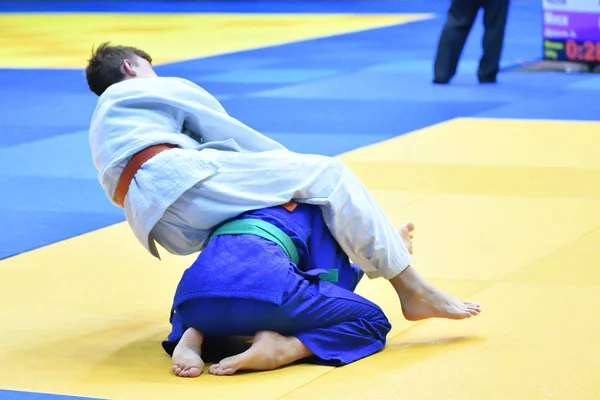 Orenburg, Russia - October 21, 2017: Boys compete in Judo — Stock Photo, Image