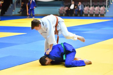 Orenburg, Rusya Federasyonu - 21 Ekim 2017: Boys Judo rekabet