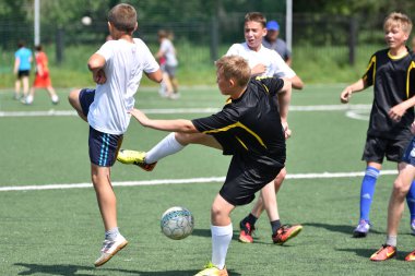 Orenburg, Rusya Federasyonu - 28 Haziran 2017 yıl: çocuklar futbol oynamak