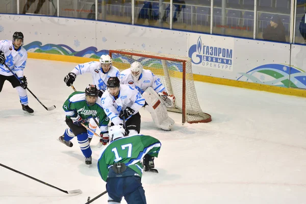 Orenburg Russie Avril 2017 Année Les Hommes Jouent Hockey Sur — Photo