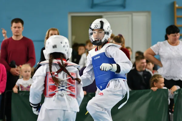 Orenburg, Russia - October 19, 2019: Διαγωνισμός θηλέων στο taekwondo — Φωτογραφία Αρχείου