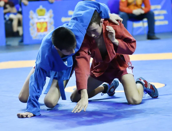 Orenburg, Rusya - 16 Şubat 2019: Çocuklar yarışmalar Sambo — Stok fotoğraf