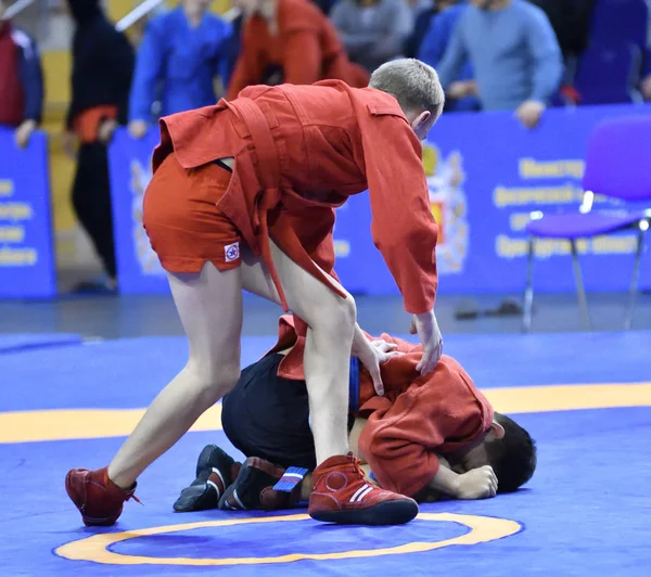 Orenburg, Rusland - 16 februari 2019: Jongens wedstrijden Sambo — Stockfoto