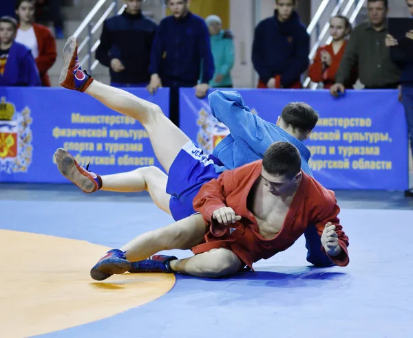 Orenburg, Rússia - 16 de fevereiro de 2019: Competições de meninos Sambo — Fotografia de Stock