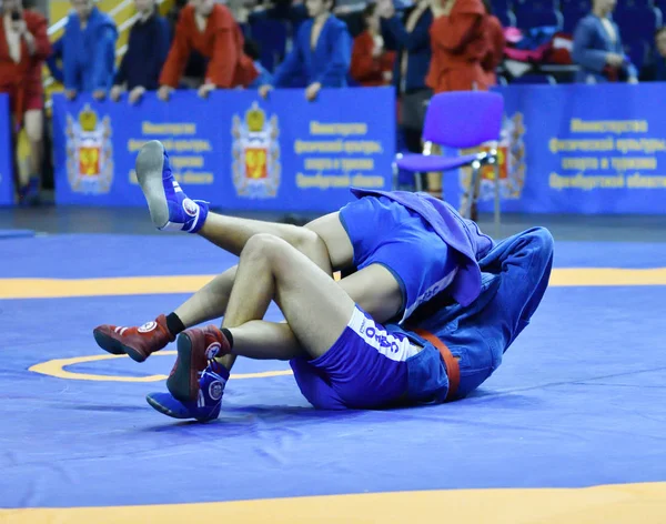 Orenburg, Rússia - 16 de fevereiro de 2019: Competições de meninos Sambo — Fotografia de Stock