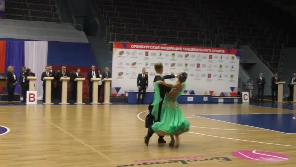 Orenburg Russia November 2019 Girl Young Man Compete Sports Dances — Stockvideo