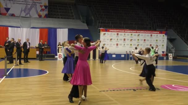 Orenburg Rússia Novembro 2019 Menina Jovem Competem Danças Esportivas Campeonatos — Vídeo de Stock