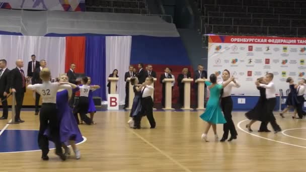 Orenburg Rusko Listopad 2019 Dívka Mladý Muž Soutěžit Sportovních Tancích — Stock video