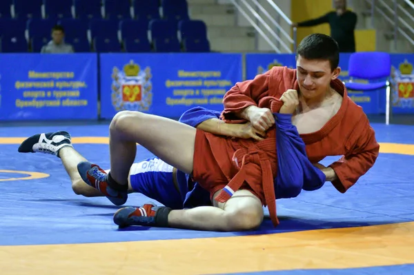 Orenburg, Rússia - 25-26 de outubro de 2019: Competições de meninos Sambo — Fotografia de Stock