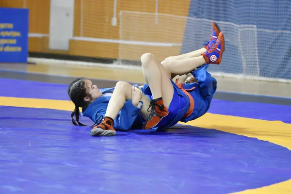 Orenburg, Russie - 16 février 2019 : compétitions filles Sambo — Photo