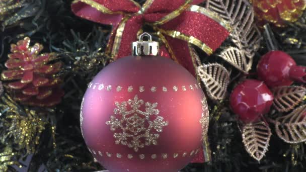 Bolas Coloridas Para Decorar Árvore Natal — Vídeo de Stock