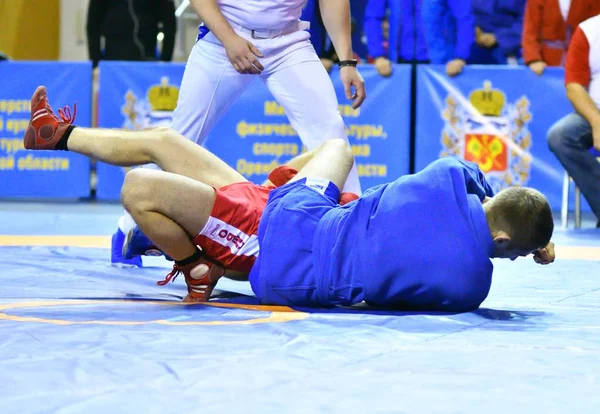 Orenburg, Rússia - 25-26 de outubro de 2019: Competições de meninos Sambo — Fotografia de Stock