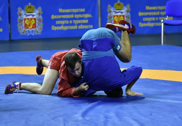 Orenburg, Rusya - 25-26 Ekim 2019: Erkek yarışmaları Sambo — Stok fotoğraf