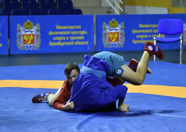 Orenburg, Rusland - 25-26 oktober 2019: Jongens competities Sambo — Stockfoto