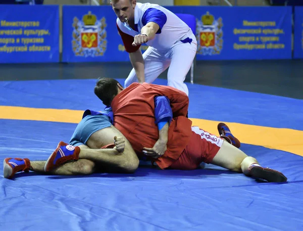 Orenburg, Rusland - 25-26 oktober 2019: Jongens competities Sambo — Stockfoto
