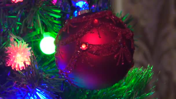 Luces Coloridas Arden Árbol Navidad — Vídeos de Stock