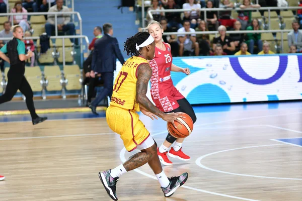 Orenburg, Rusya - 6 Ekim 2019: Kızlar basketbol oynar. — Stok fotoğraf