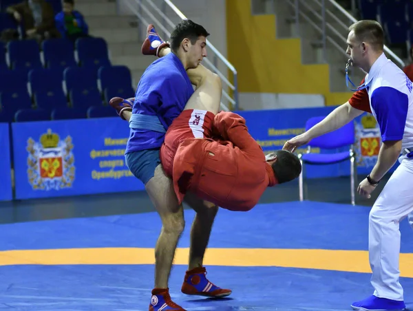 Orenburg, Rusia - 25-26 de octubre de 2019: Concursos para niños Sambo — Foto de Stock