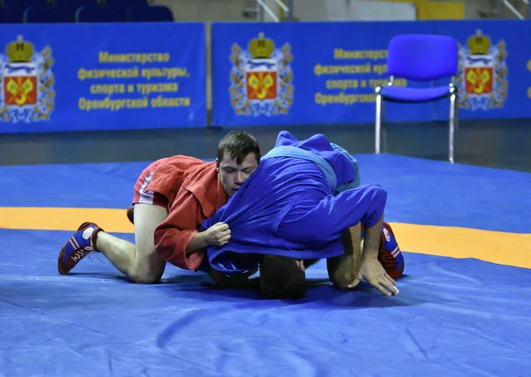 Orenburg, Rússia - 25-26 de outubro de 2019: Competições de meninos Sambo — Fotografia de Stock