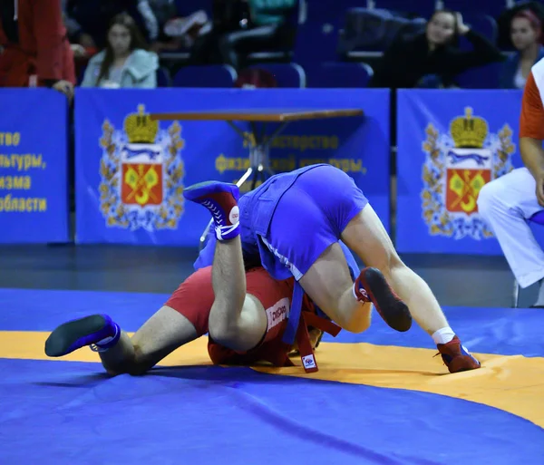 Orenburg, Rússia - 25-26 de outubro de 2019: Competições de meninos Sambo — Fotografia de Stock