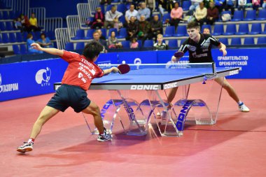 Orenburg, Rusya Federasyonu - 28 Eylül 2017 yıl: çocuk oyun Masa Tenisi rekabet