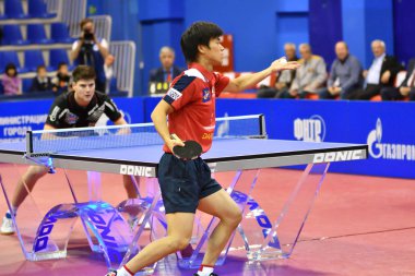 Orenburg, Rusya Federasyonu - 28 Eylül 2017 yıl: çocuk oyun Masa Tenisi rekabet