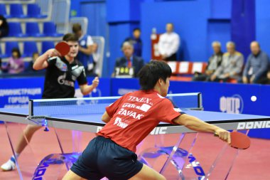 Orenburg, Rusya Federasyonu - 28 Eylül 2017 yıl: çocuk oyun Masa Tenisi rekabet