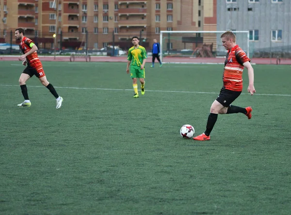 Orenburg, Russia � 8 June 2017 year: Boys play football — Stok Foto