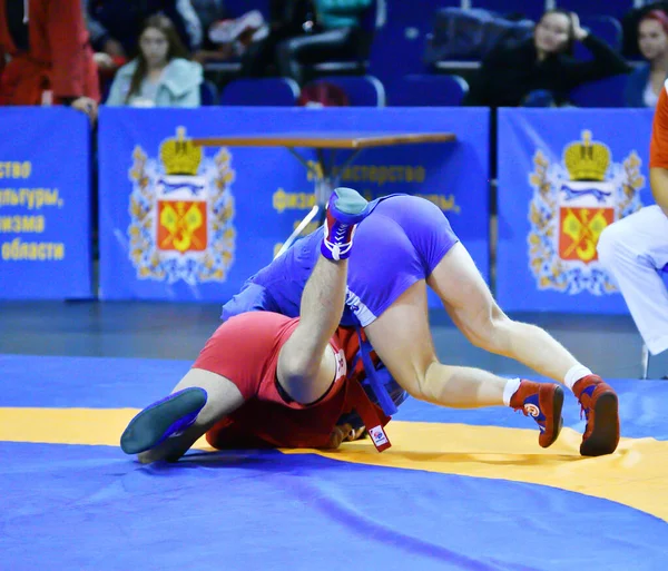 Orenburg, Rússia - 25-26 de outubro de 2019: Competições de meninos Sambo — Fotografia de Stock