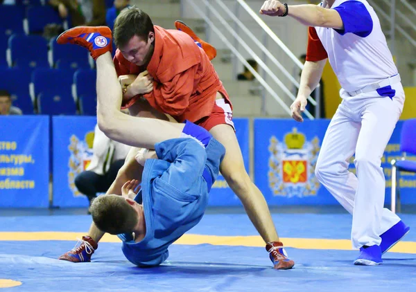 Orenburg, Rússia - 25-26 de outubro de 2019: Competições de meninos Sambo — Fotografia de Stock