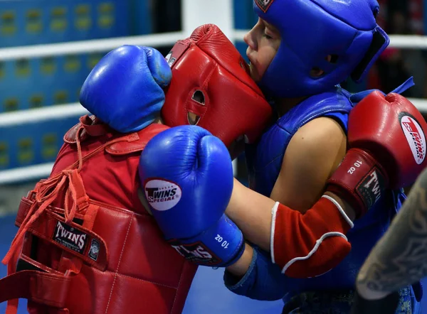 Orenburg, Russia - October 20, 2019: Boys compete in Thai boxing — Stock Photo, Image