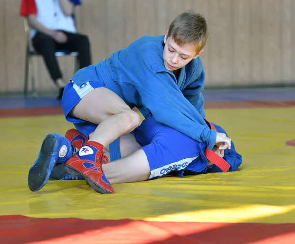 Orenburg, Rusia - 23 de febrero de 2019: Concursos para niños Sambo — Foto de Stock