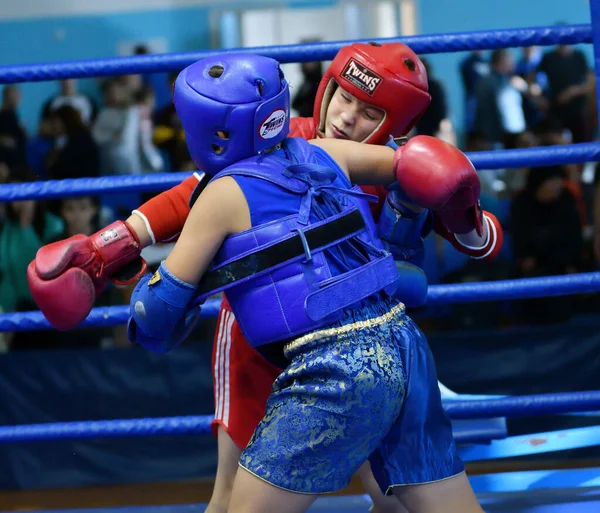 Orenburg, Russia - October 20, 2019: Boys compete in Thai boxing — Stock Photo, Image