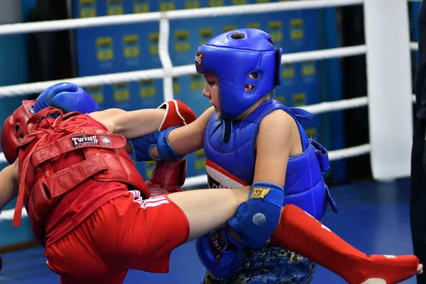 Orenburg, Russia - October 20, 2019: Boys compete in Thai boxing — Stock Photo, Image