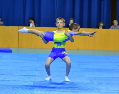 Orenburg, Rusya Federasyonu, 26-27 Mayıs 2017 yıl: boys rekabet spor akrobasi