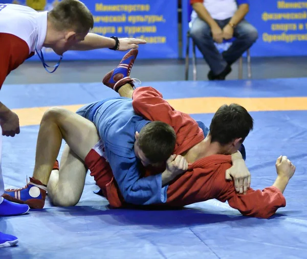 Orenburg, Rússia - 25-26 de outubro de 2019: Competições de meninos Sambo — Fotografia de Stock